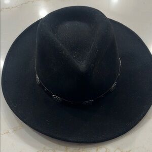 Black Elan Blanc 100% wool hat